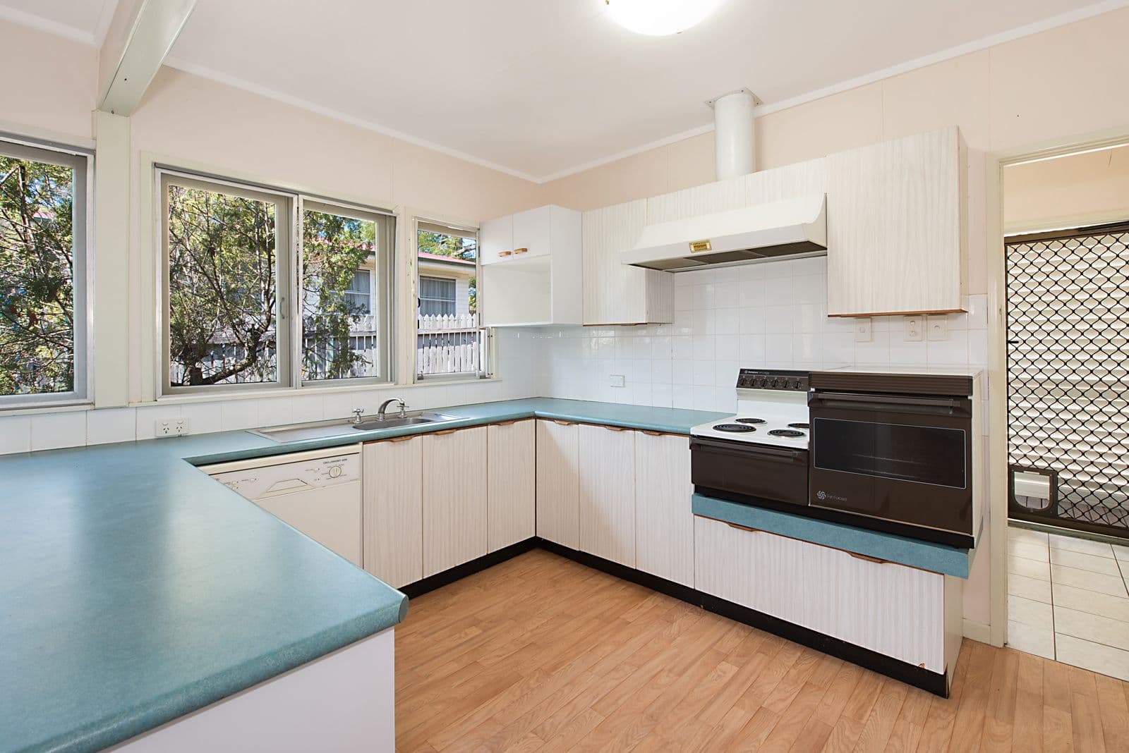 33 Harvard Street, Kenmore QLD 4069, Kenmore - Thumbnail 5