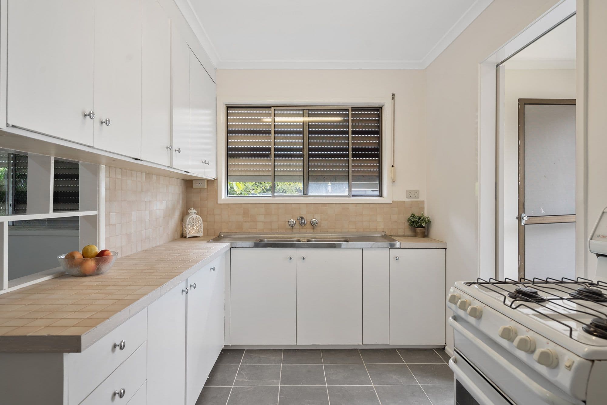 8 Kelvin Street, Woodridge QLD 4114, Woodridge - Thumbnail 4