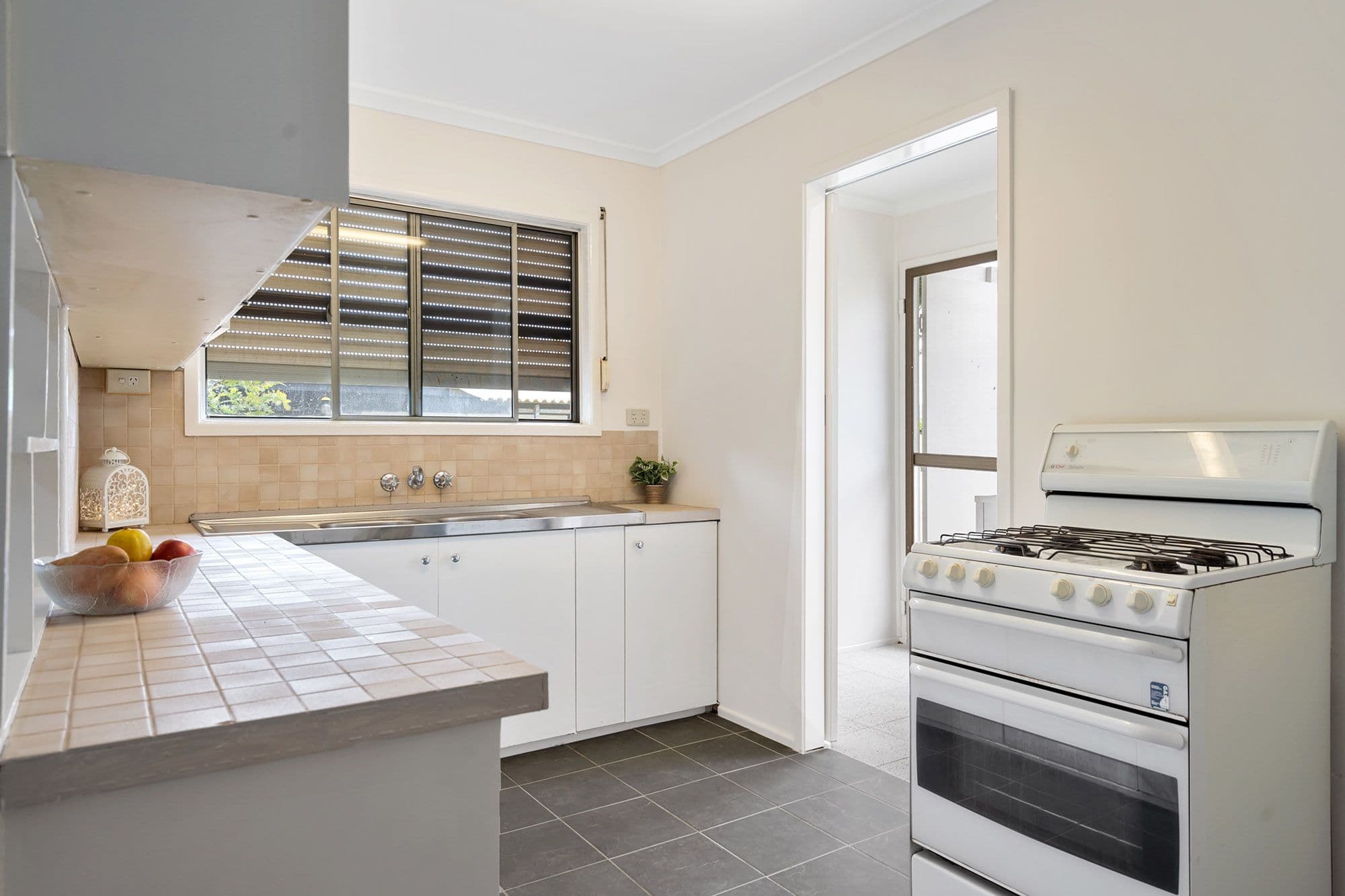 8 Kelvin Street, Woodridge QLD 4114, Woodridge - Thumbnail 5