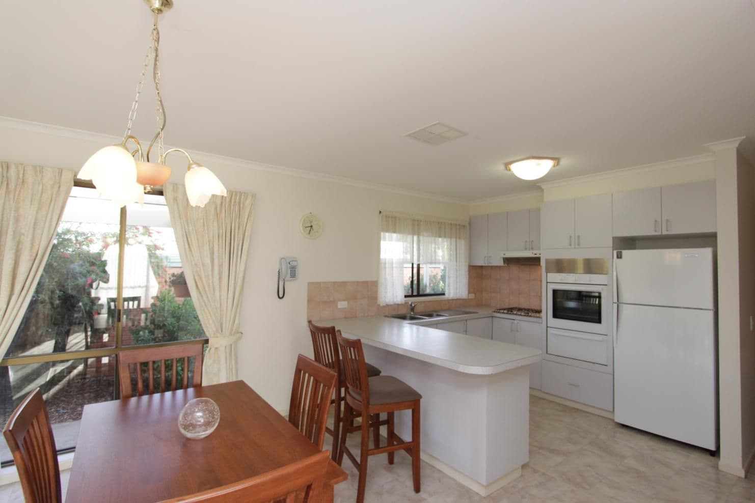 21 Mayfield Parade, STRATHDALE VIC 3550, Strathdale - Thumbnail 2