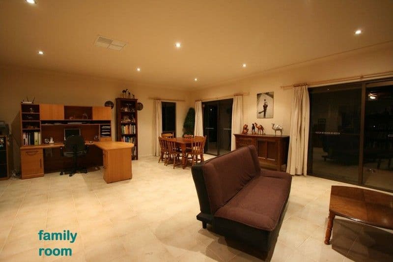 12 Thiele Avenue, LOXTON SA 5333, Loxton - Thumbnail 7