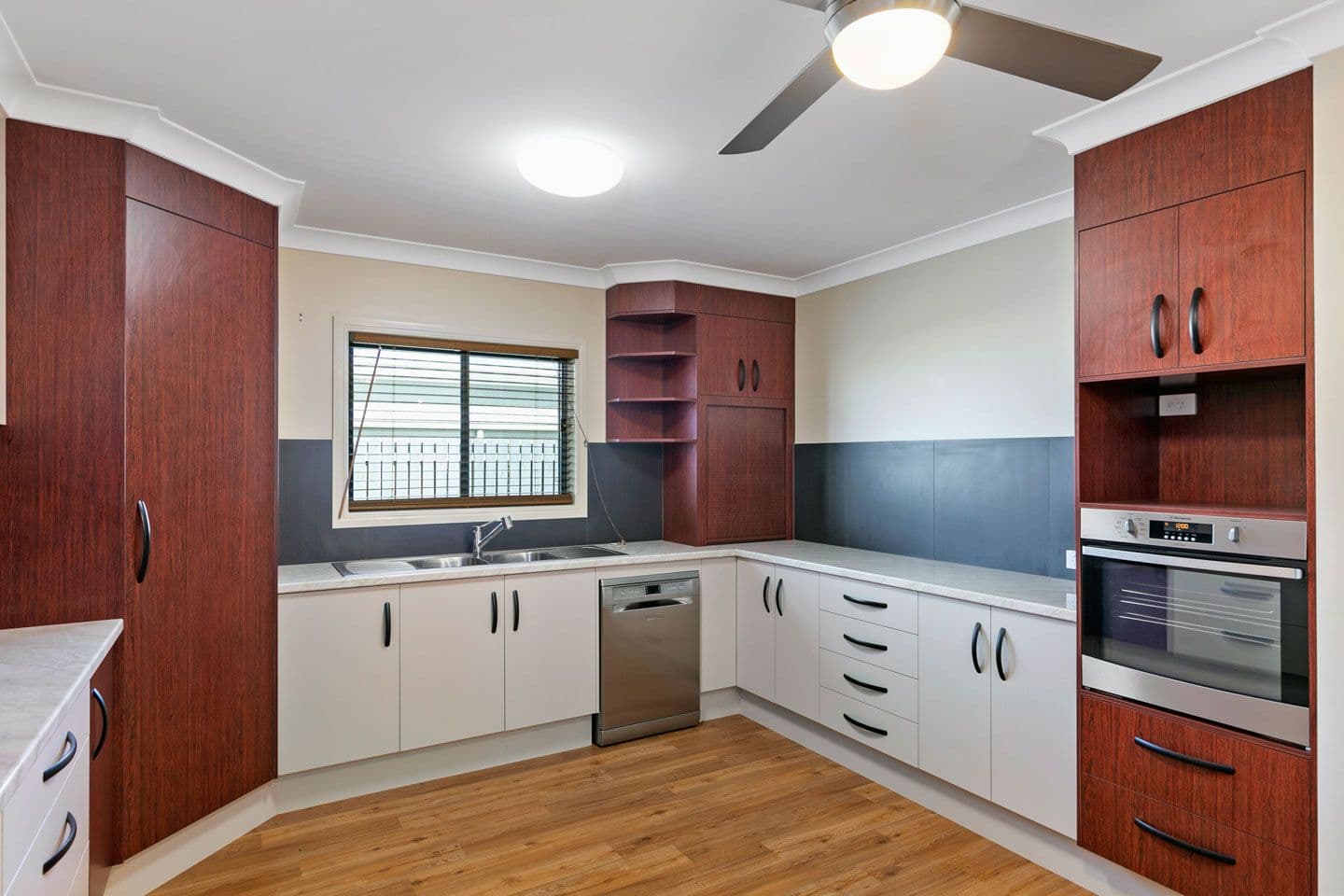 99 Bay Park Road, Wondunna QLD 4655, Wondunna - Thumbnail 4