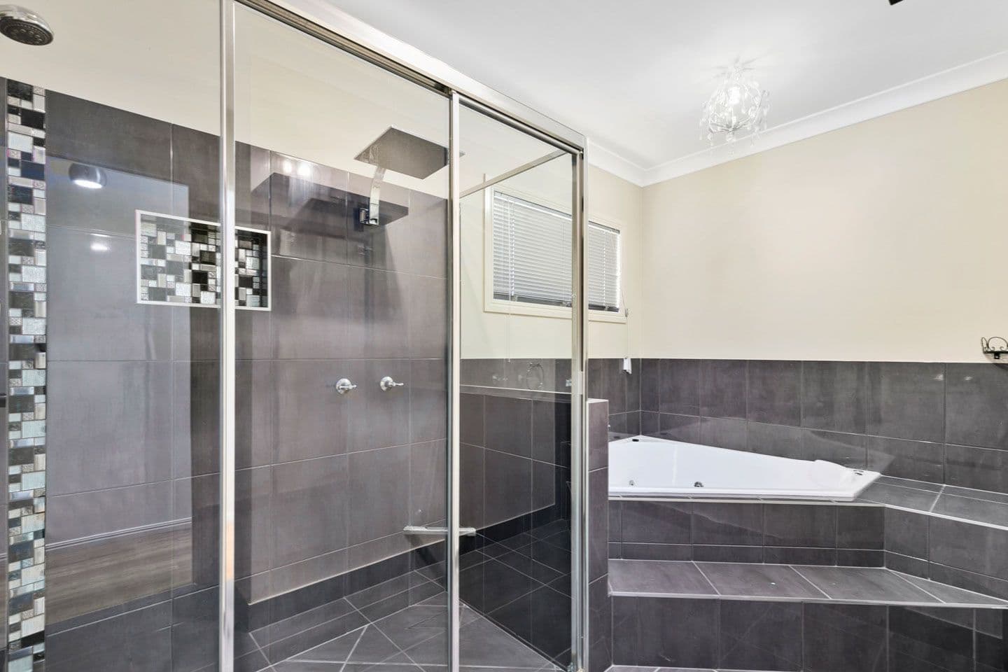 99 Bay Park Road, Wondunna QLD 4655, Wondunna - Thumbnail 8