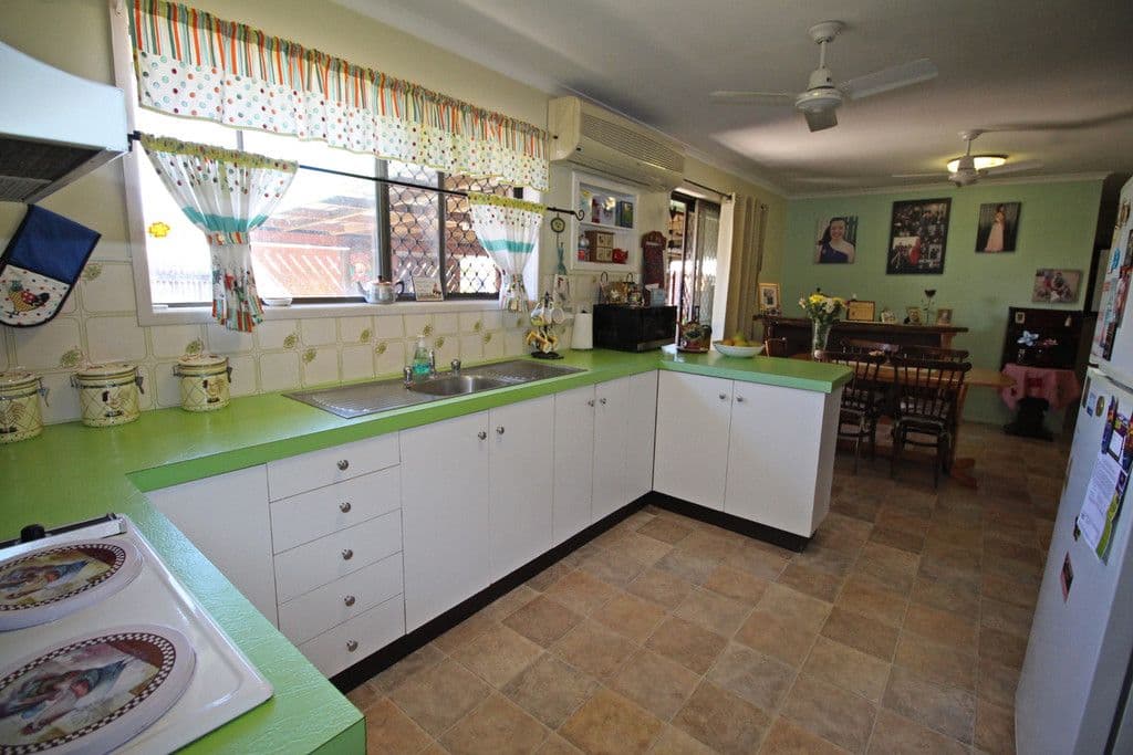 12 Michael Avenue, Sarina QLD 4737, Sarina - Thumbnail 2