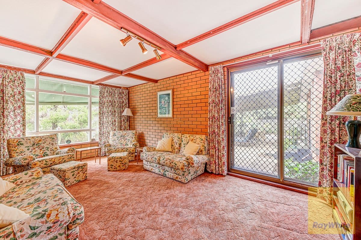 70 Gladys Road, Lesmurdie WA 6076, Lesmurdie - Thumbnail 5