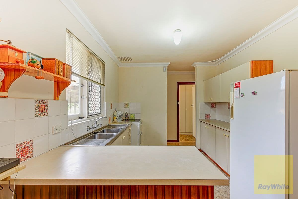 70 Gladys Road, Lesmurdie WA 6076, Lesmurdie - Thumbnail 8