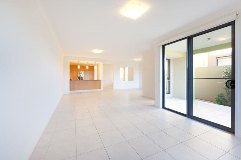 2097 1 The Vista Drive, CARRARA QLD 4211, Carrara - Thumbnail 2