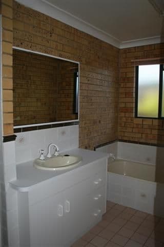 22 Edna Street, ROMA QLD 4455, Roma - Thumbnail 4