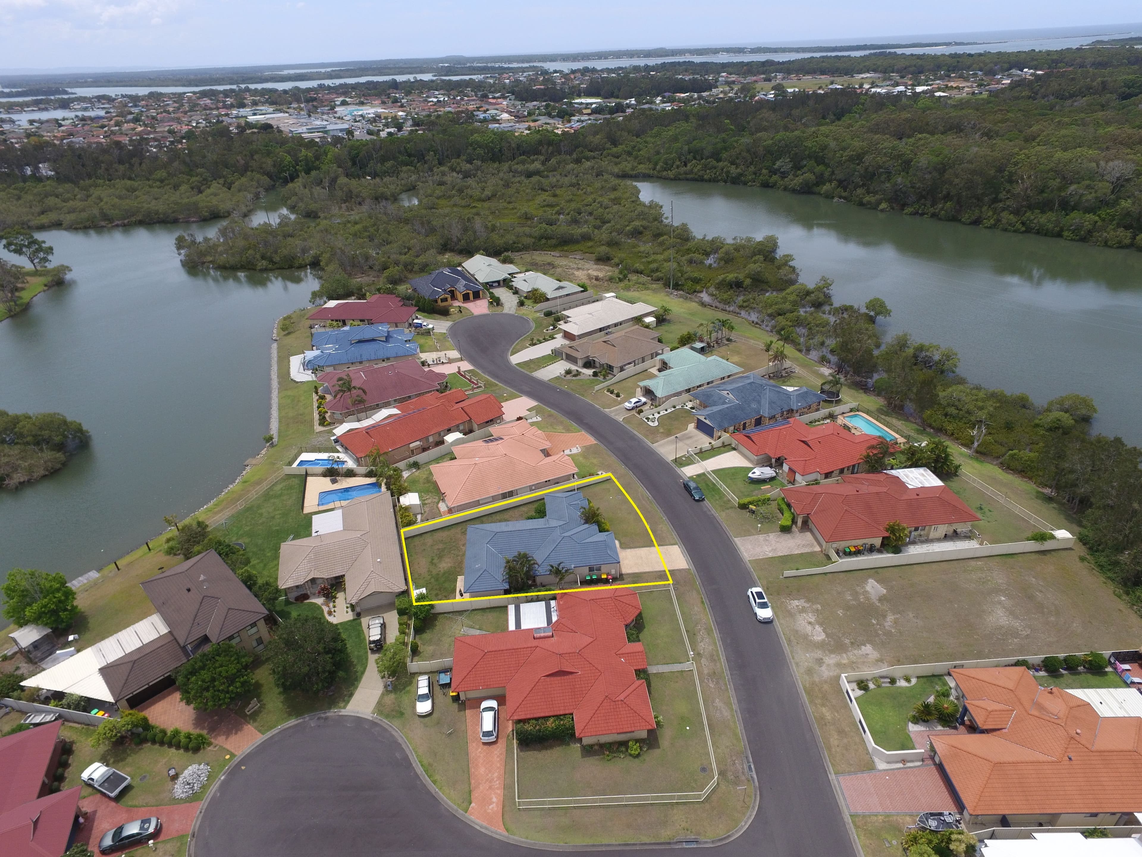 17 Bayview Drive, Yamba - Image 1