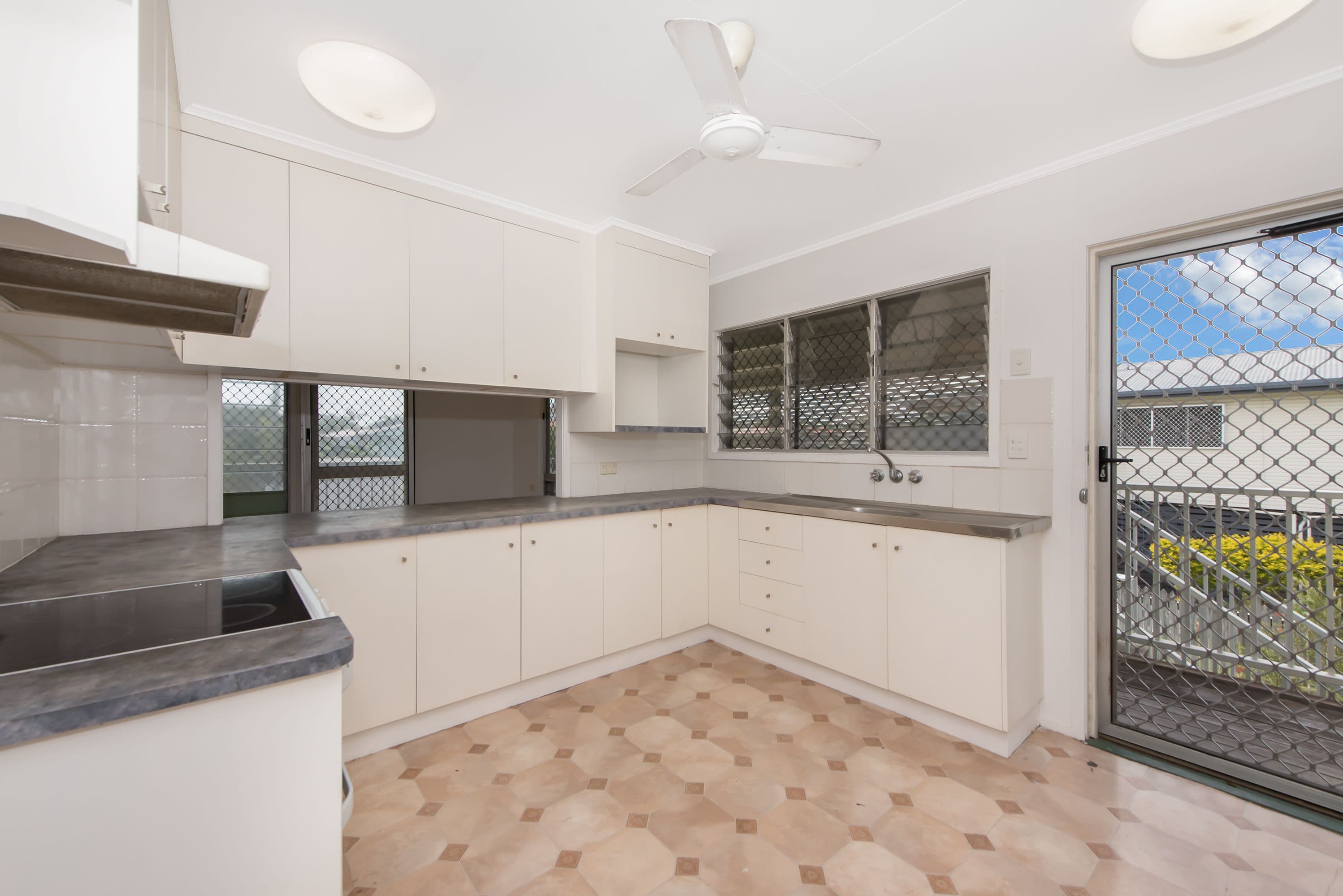12 Hutchins Street, Heatley QLD 4814, Heatley - Thumbnail 3