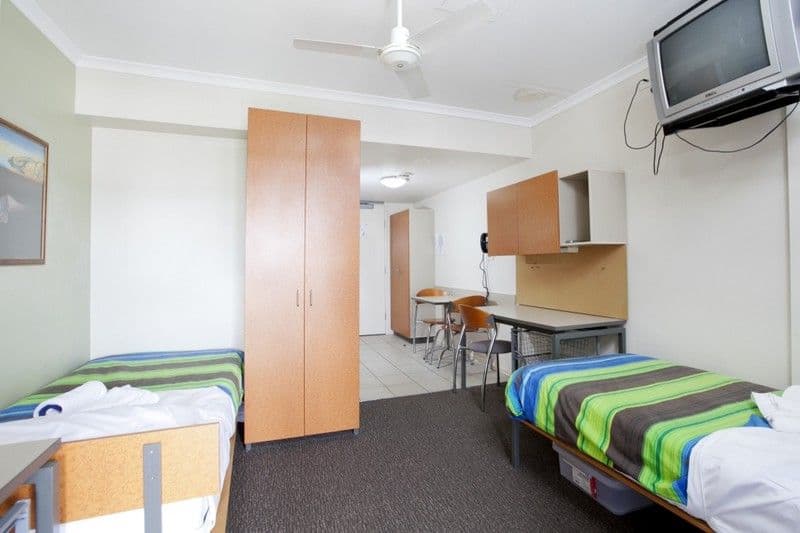 9 Castlebar Street, KANGAROO POINT QLD 4169, Kangaroo Point - Thumbnail 2