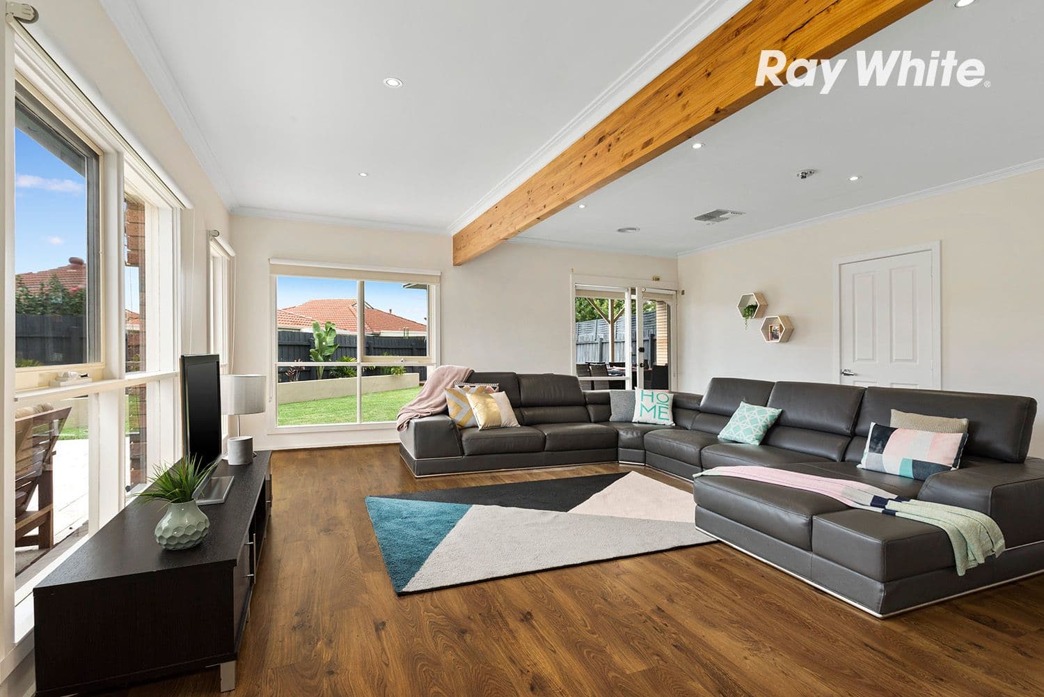 5 Chivers Court, Dingley Village VIC 3172, Dingley Village - Thumbnail 2