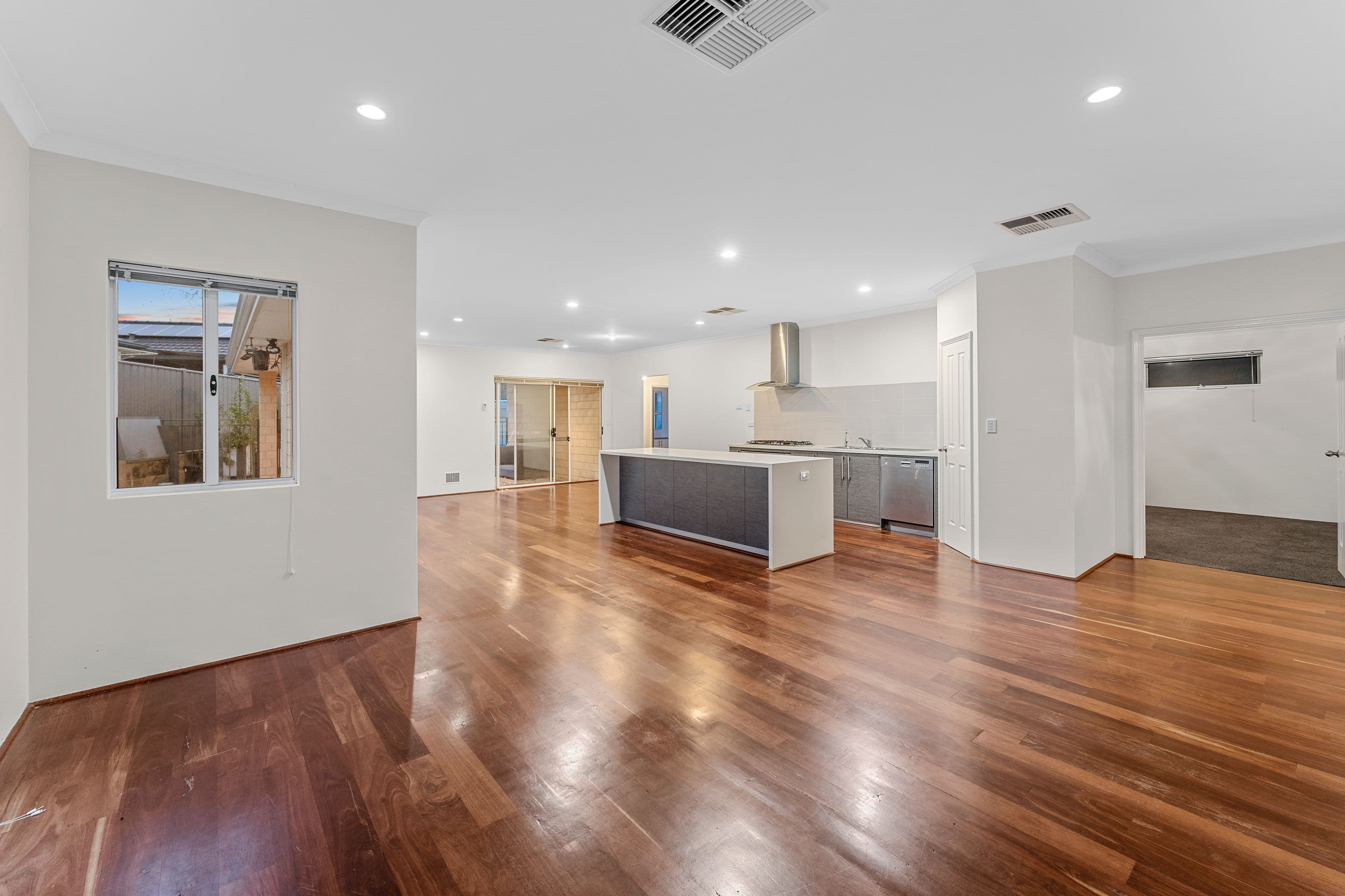 6 Hendon Vista, Wellard WA 6170, Wellard - Thumbnail 2