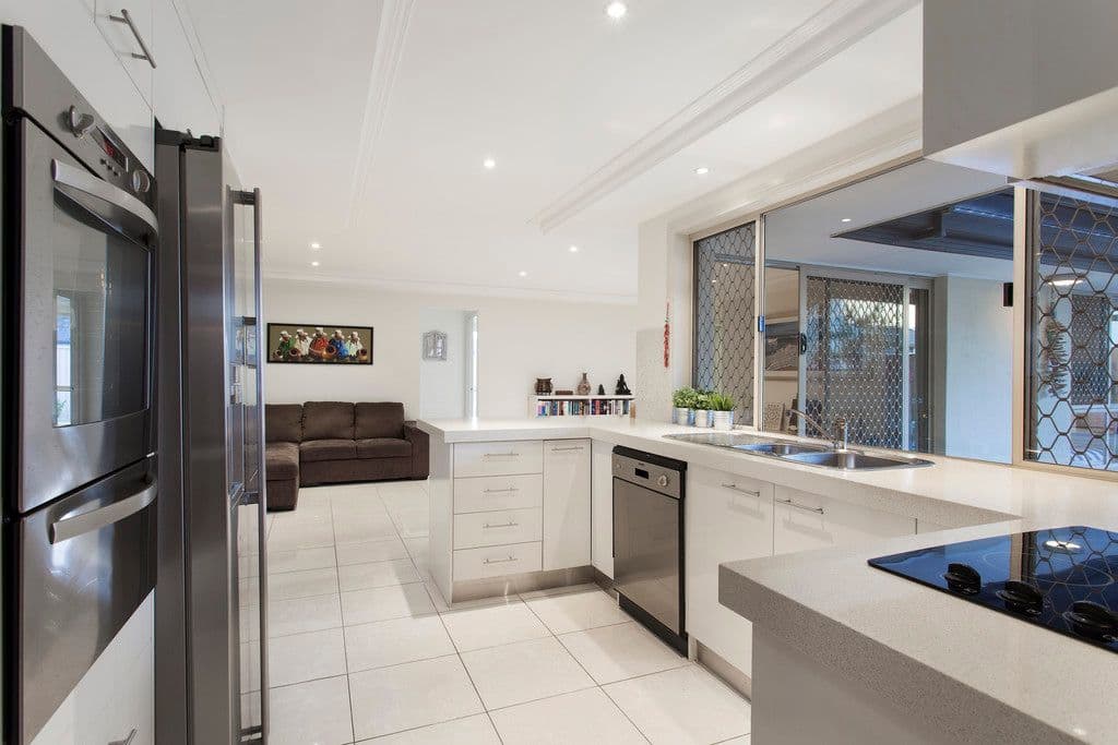 25 Whitehead Drive, Burleigh Waters QLD 4220, Burleigh Waters - Thumbnail 2