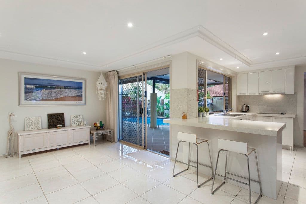 25 Whitehead Drive, Burleigh Waters QLD 4220, Burleigh Waters - Thumbnail 5