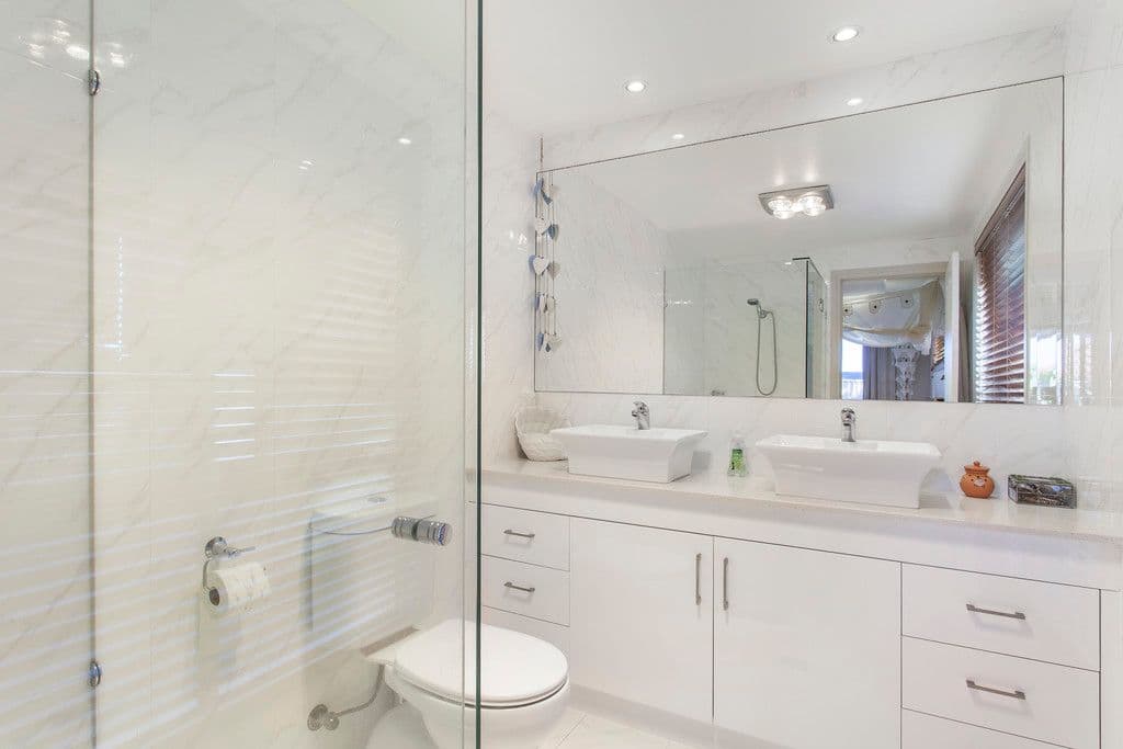 25 Whitehead Drive, Burleigh Waters QLD 4220, Burleigh Waters - Thumbnail 8