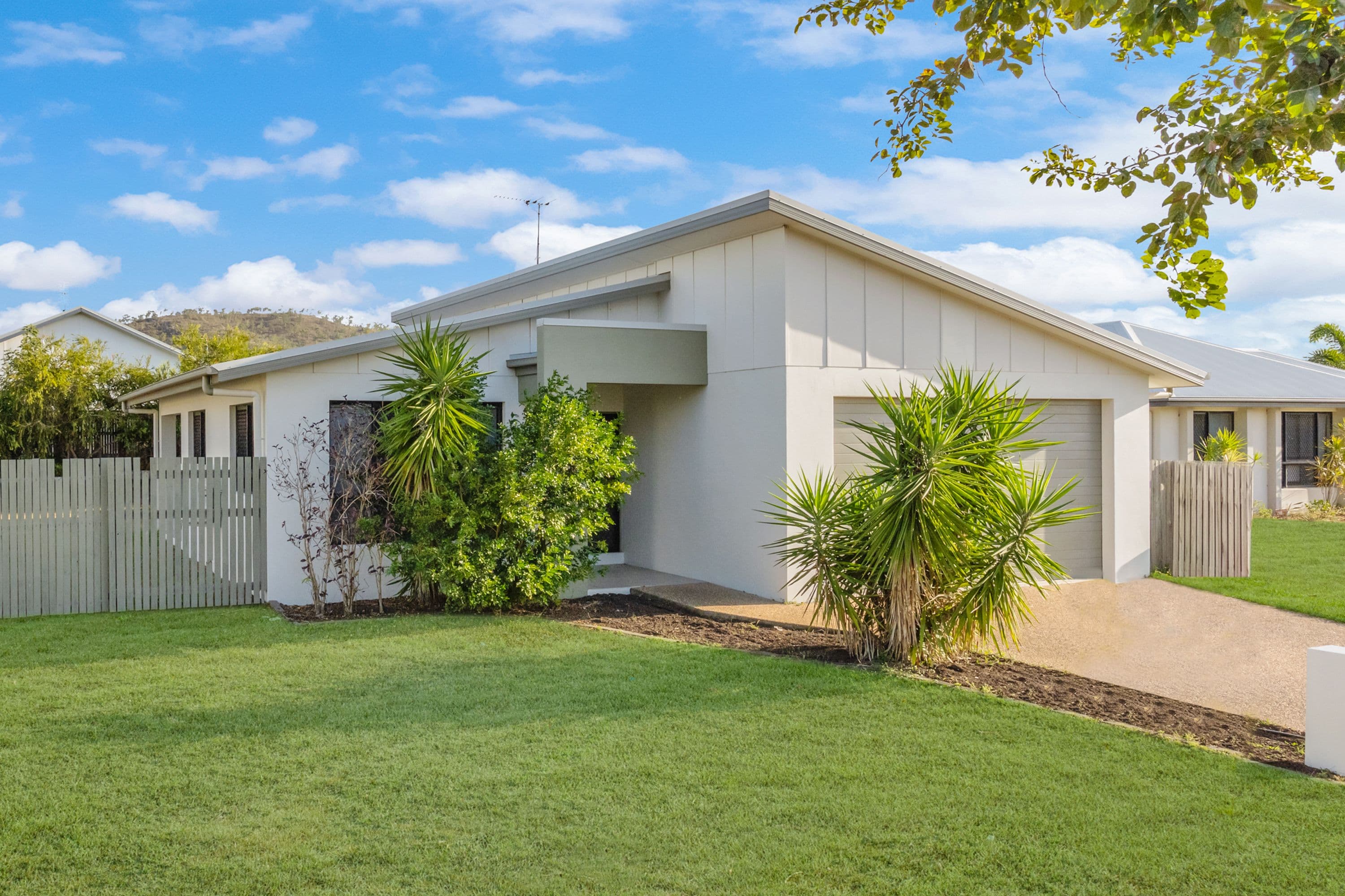 30 Serene Way, Clyde North - Image 1