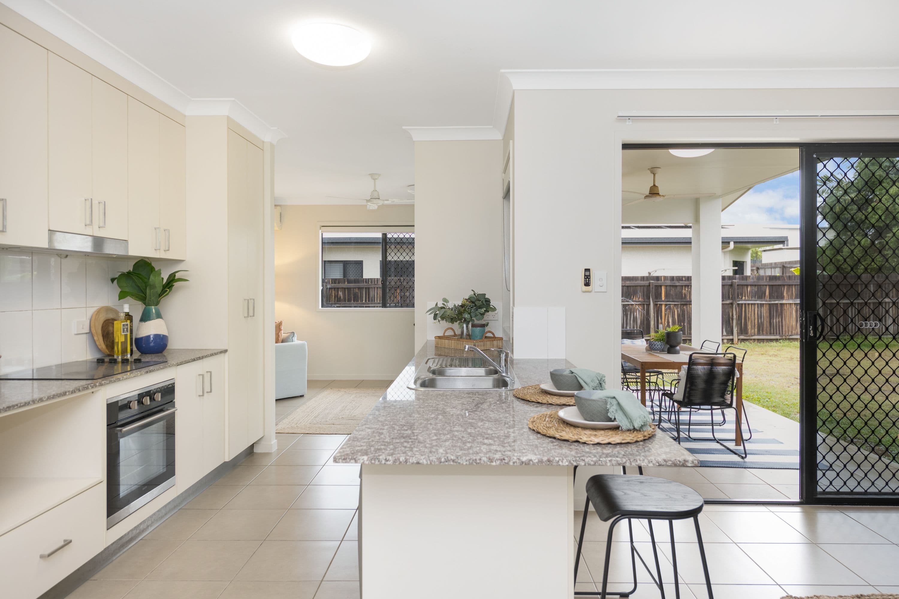 30 Serene Way, Clyde North - Thumbnail 2