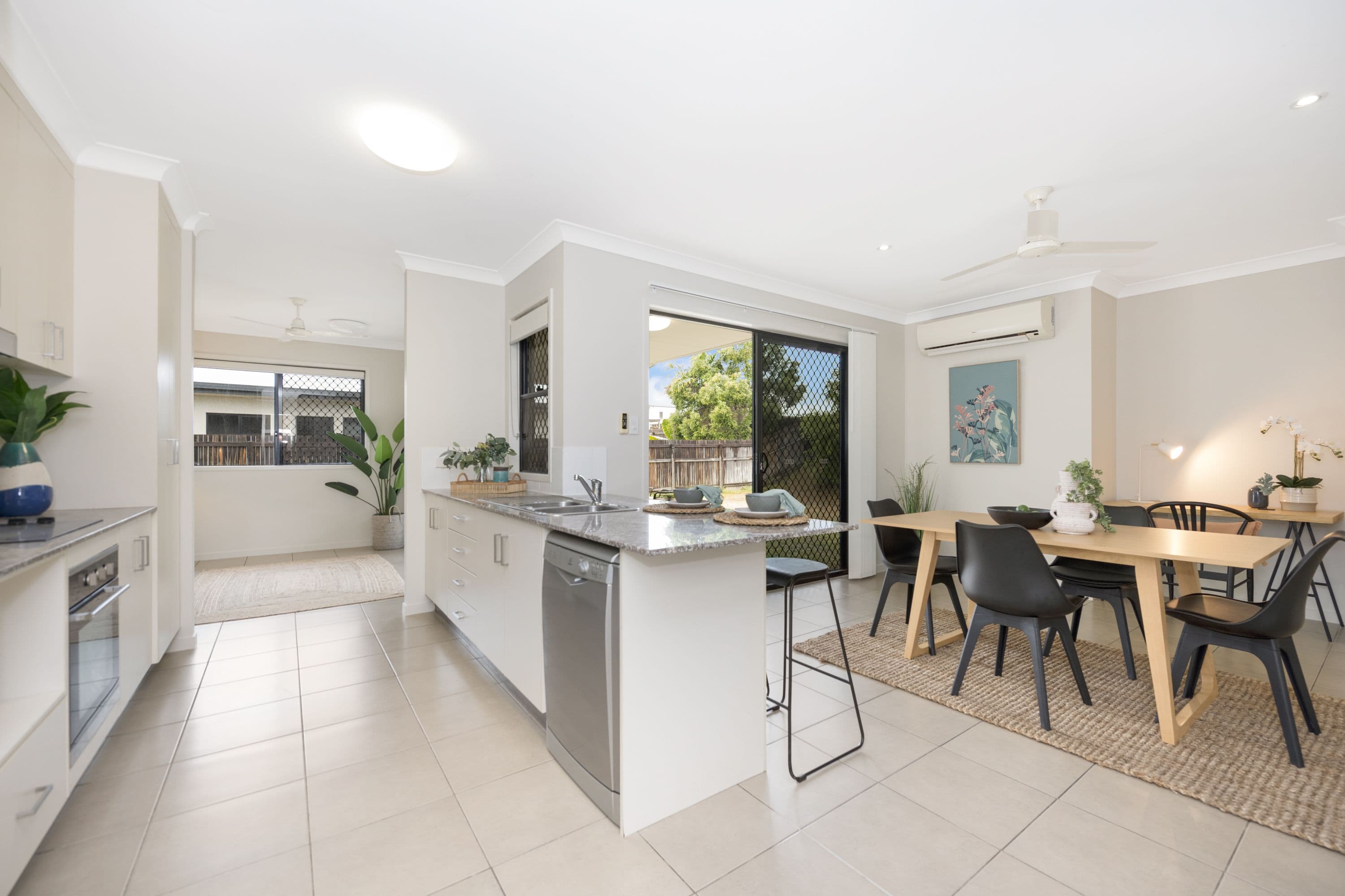 30 Serene Way, Clyde North - Thumbnail 3