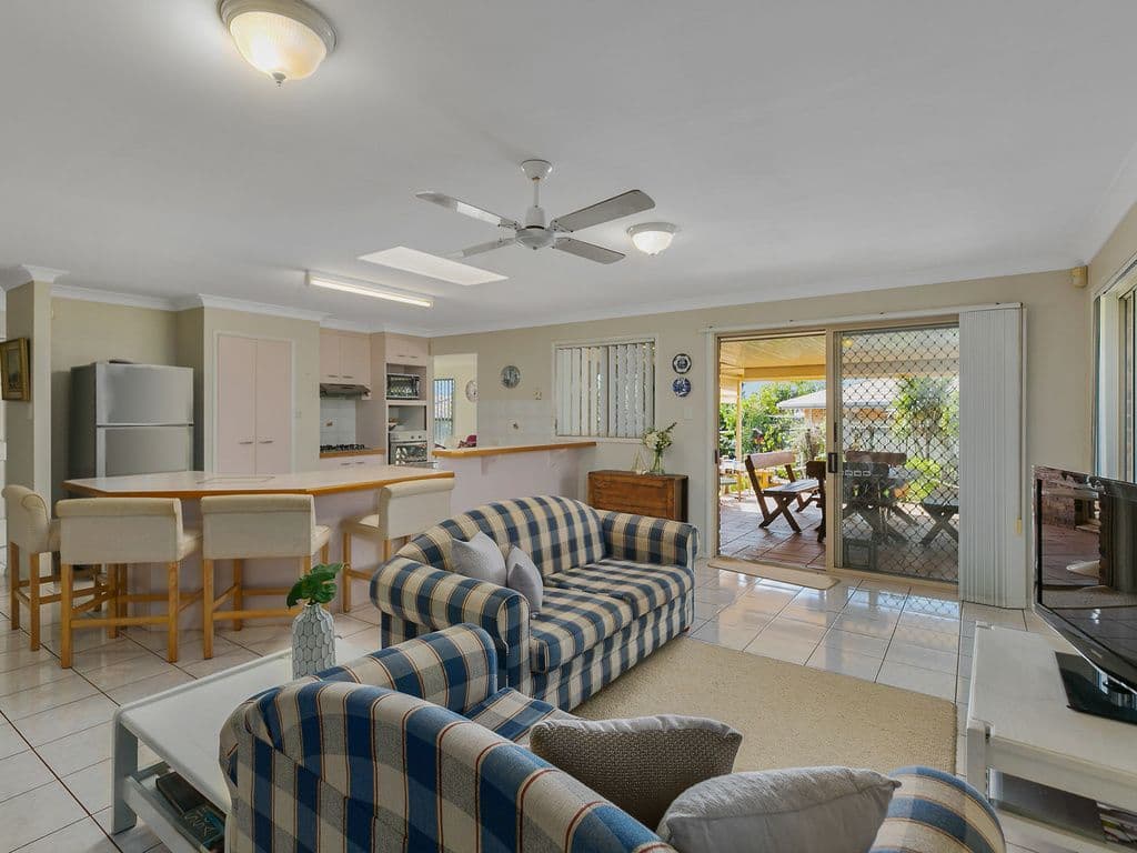 6 Courtney Place, Redland Bay QLD 4165, Redland Bay - Thumbnail 4