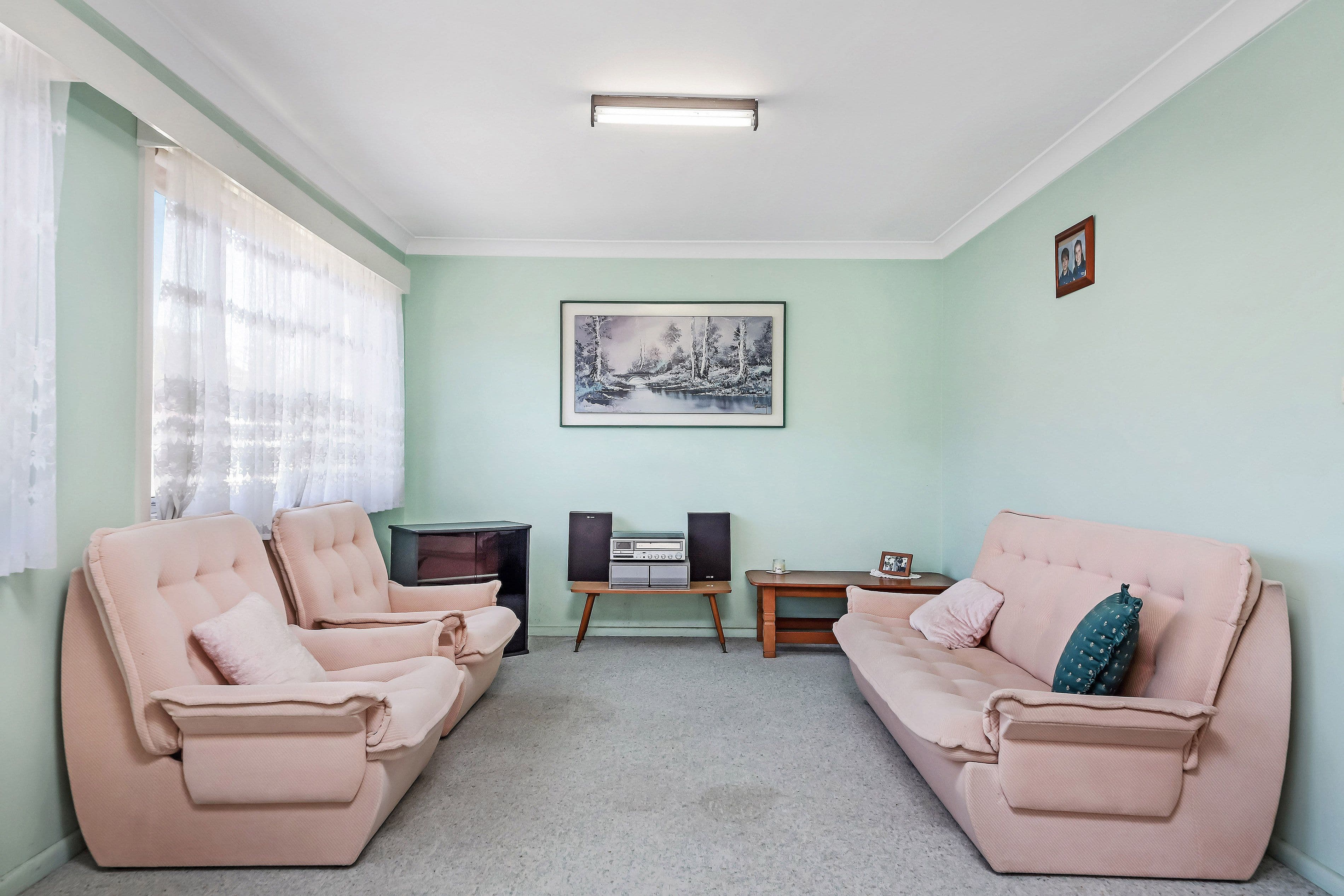 18 Larien Crescent, Birrong - Thumbnail 2