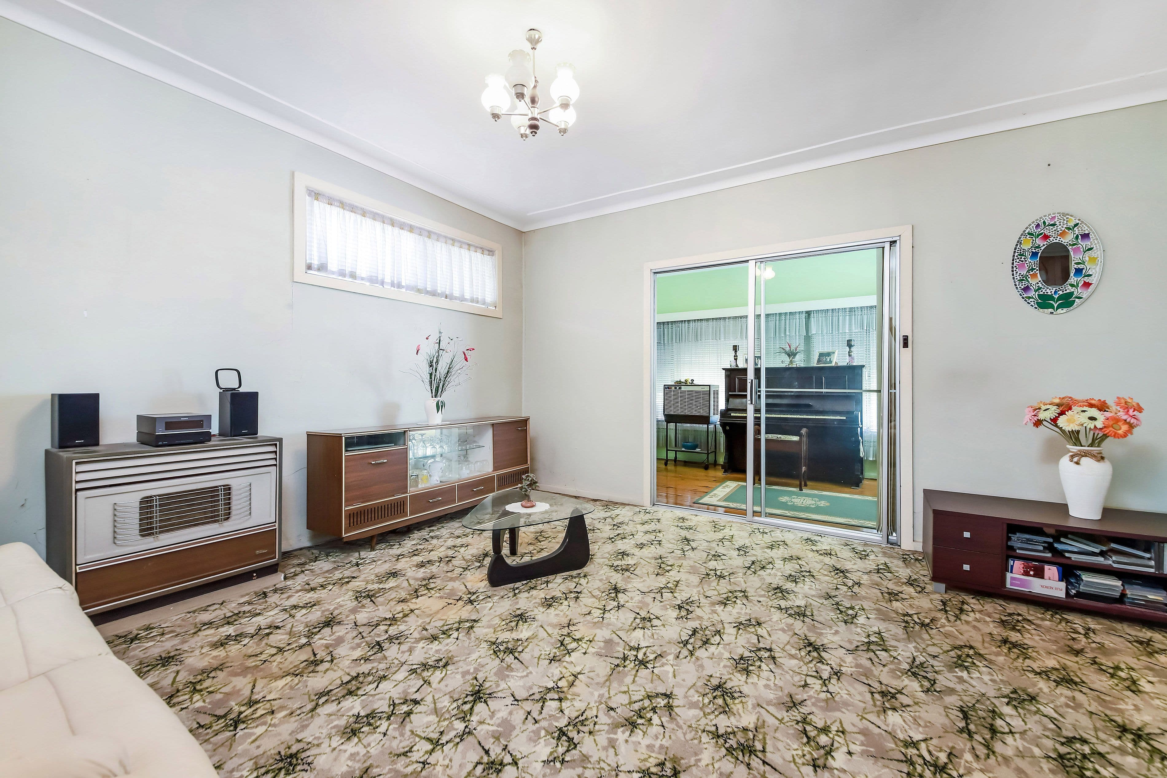 18 Larien Crescent, Birrong - Thumbnail 4