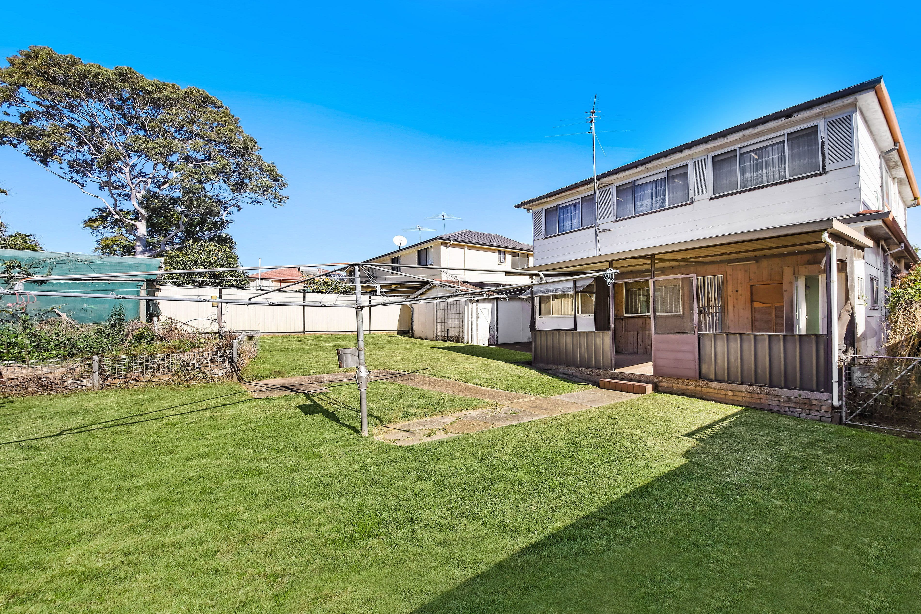 18 Larien Crescent, Birrong - Thumbnail 7