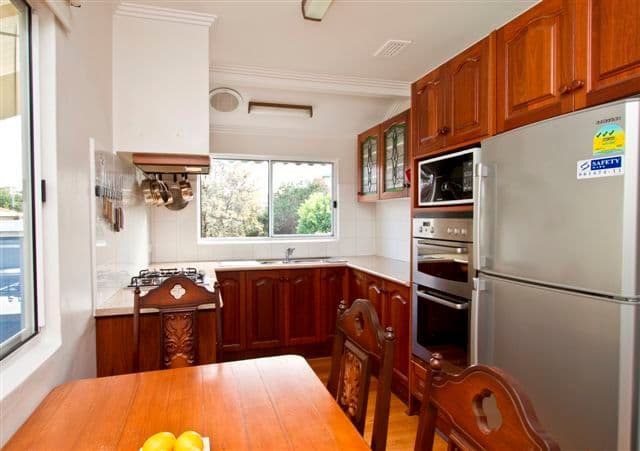 10 Wordsworth Avenue, HEIDELBERG HEIGHTS VIC 3081, Heidelberg Heights - Thumbnail 2