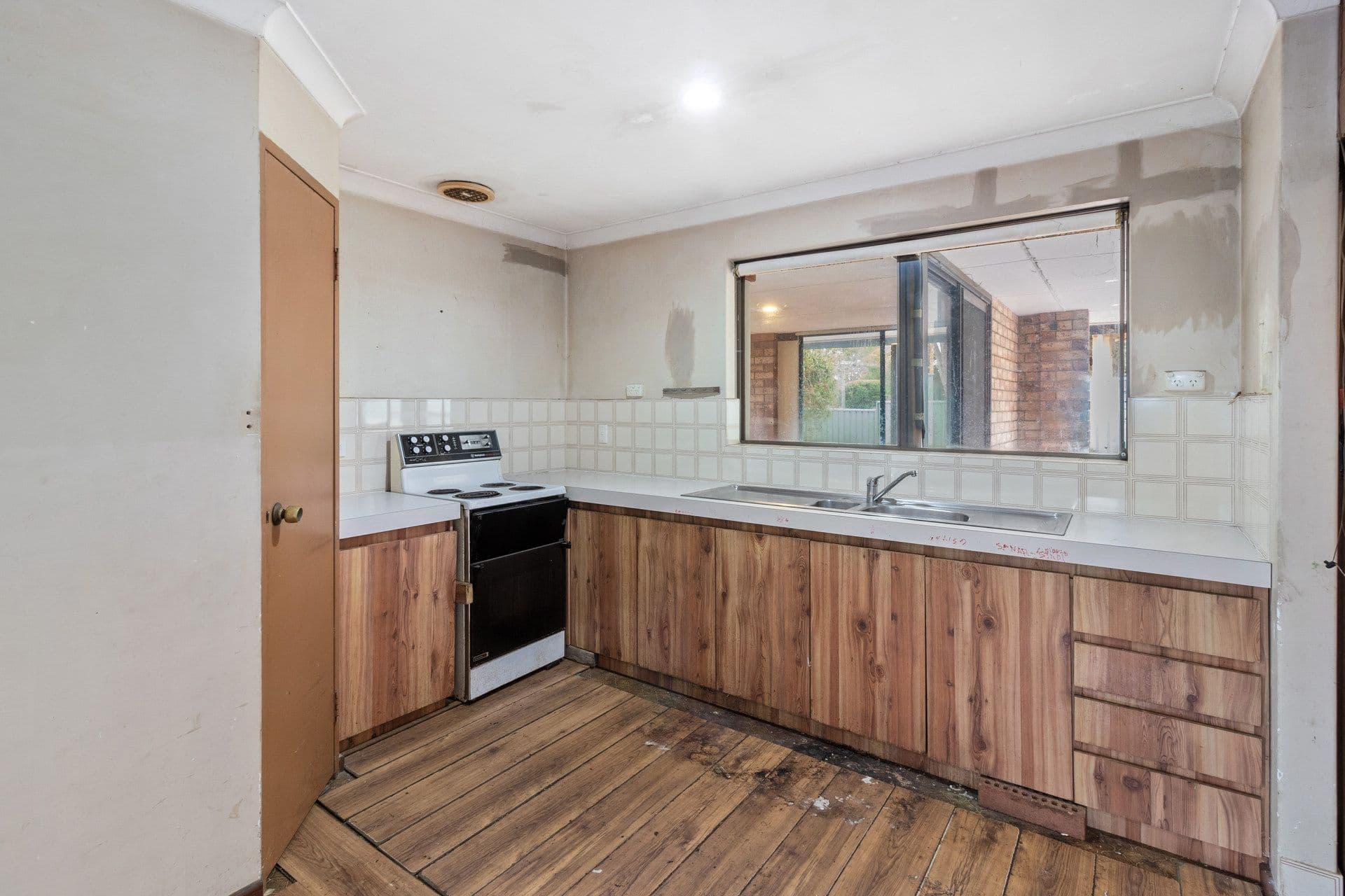 27 Gloucester Road, Kalamunda WA 6076, Kalamunda - Thumbnail 4