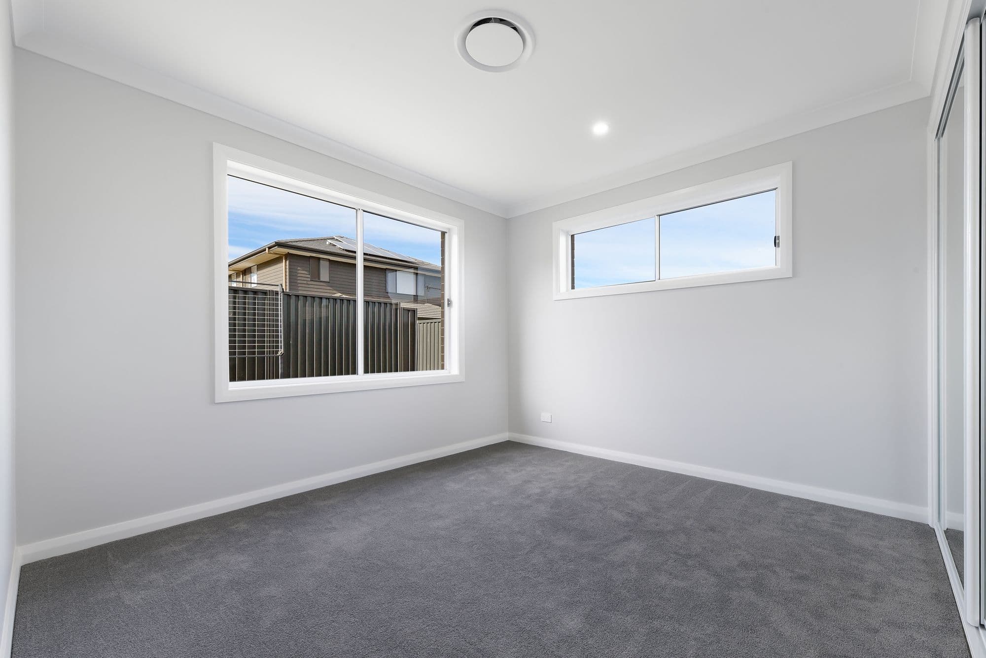 36 Jennings Crescent, Spring Farm - Thumbnail 6