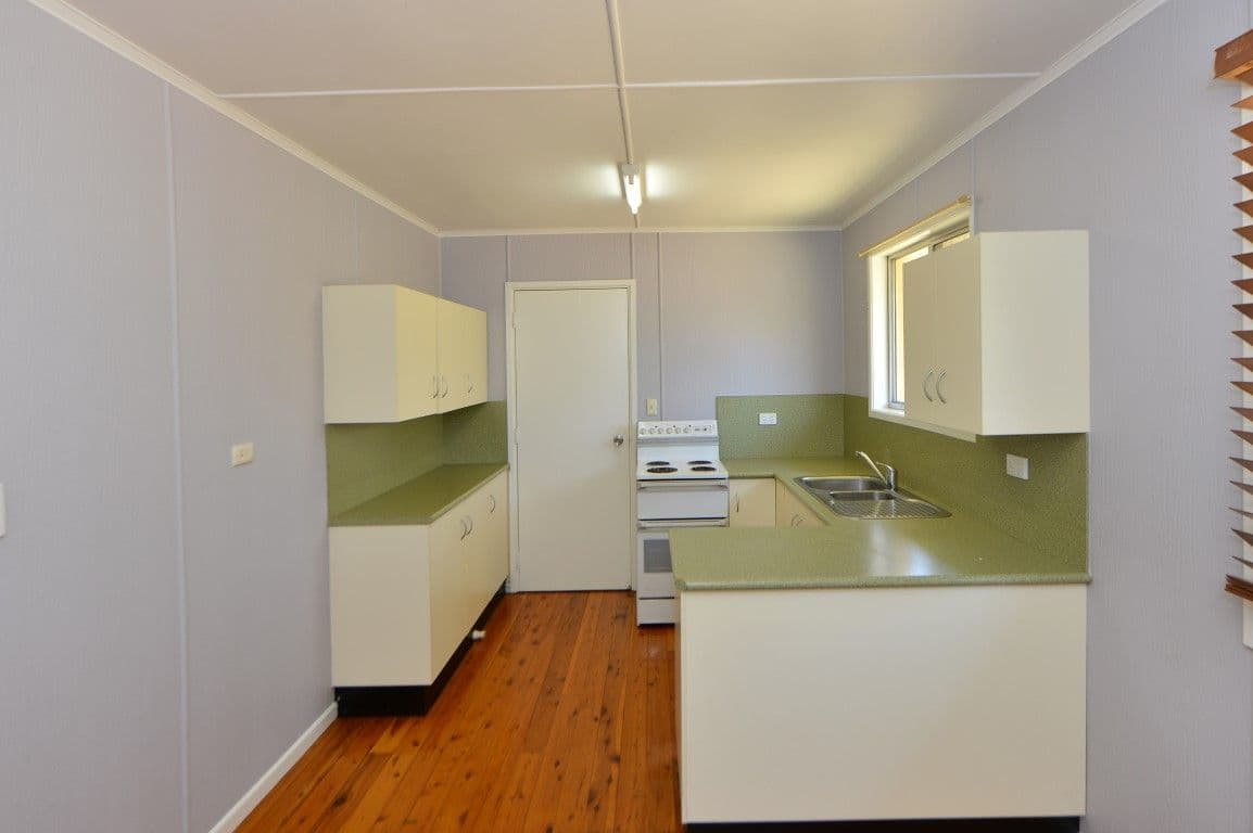 64 Sardon Street, CENTENARY HEIGHTS QLD 4350, Centenary Heights - Thumbnail 2
