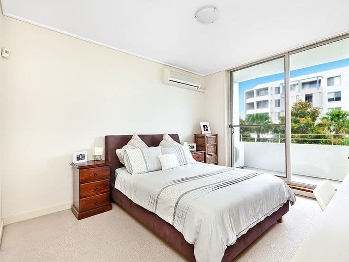 209/1 The Piazza, Wentworth Point - Thumbnail 4