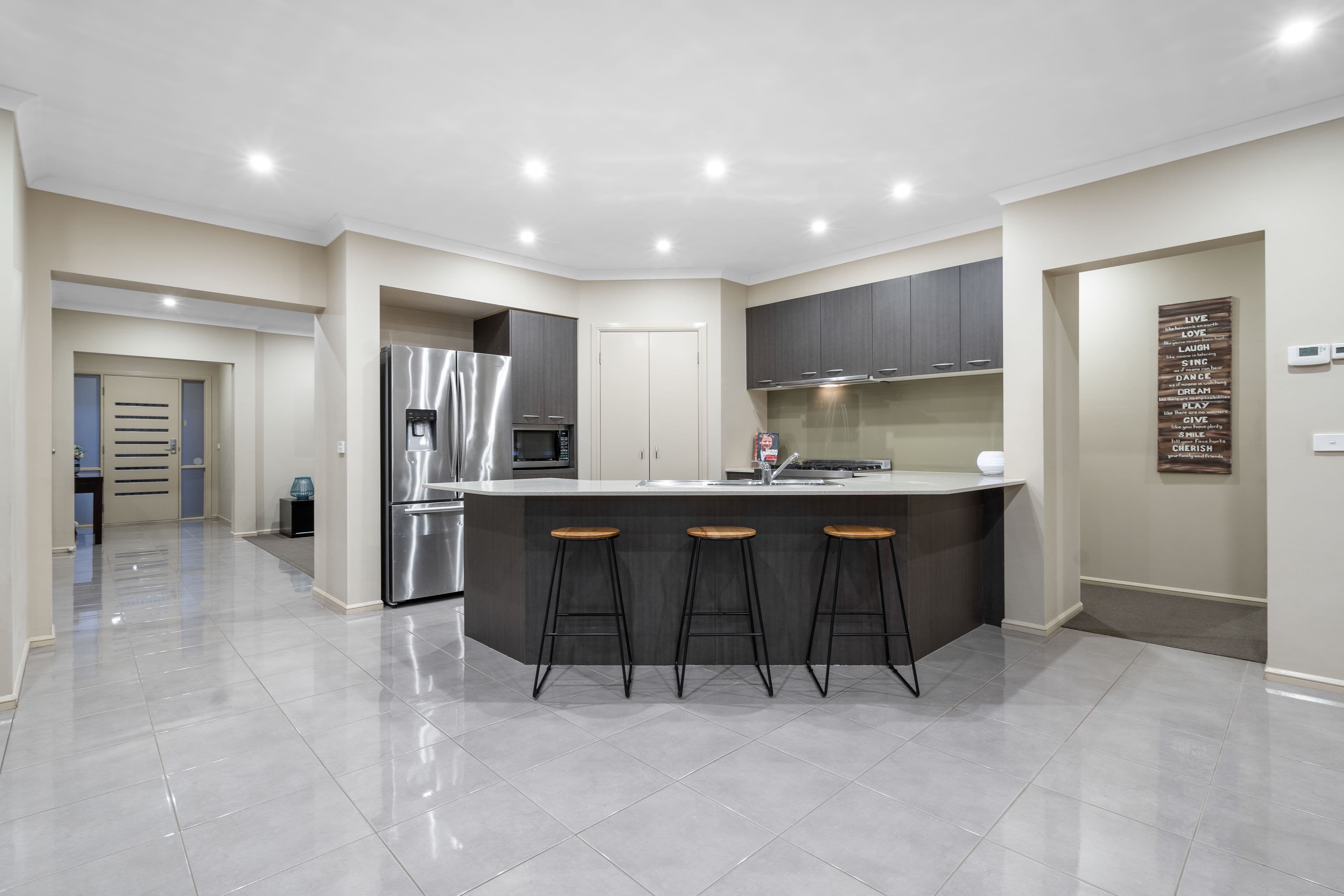 13 Amsterdam Avenue, Tarneit VIC 3029, Tarneit - Thumbnail 2