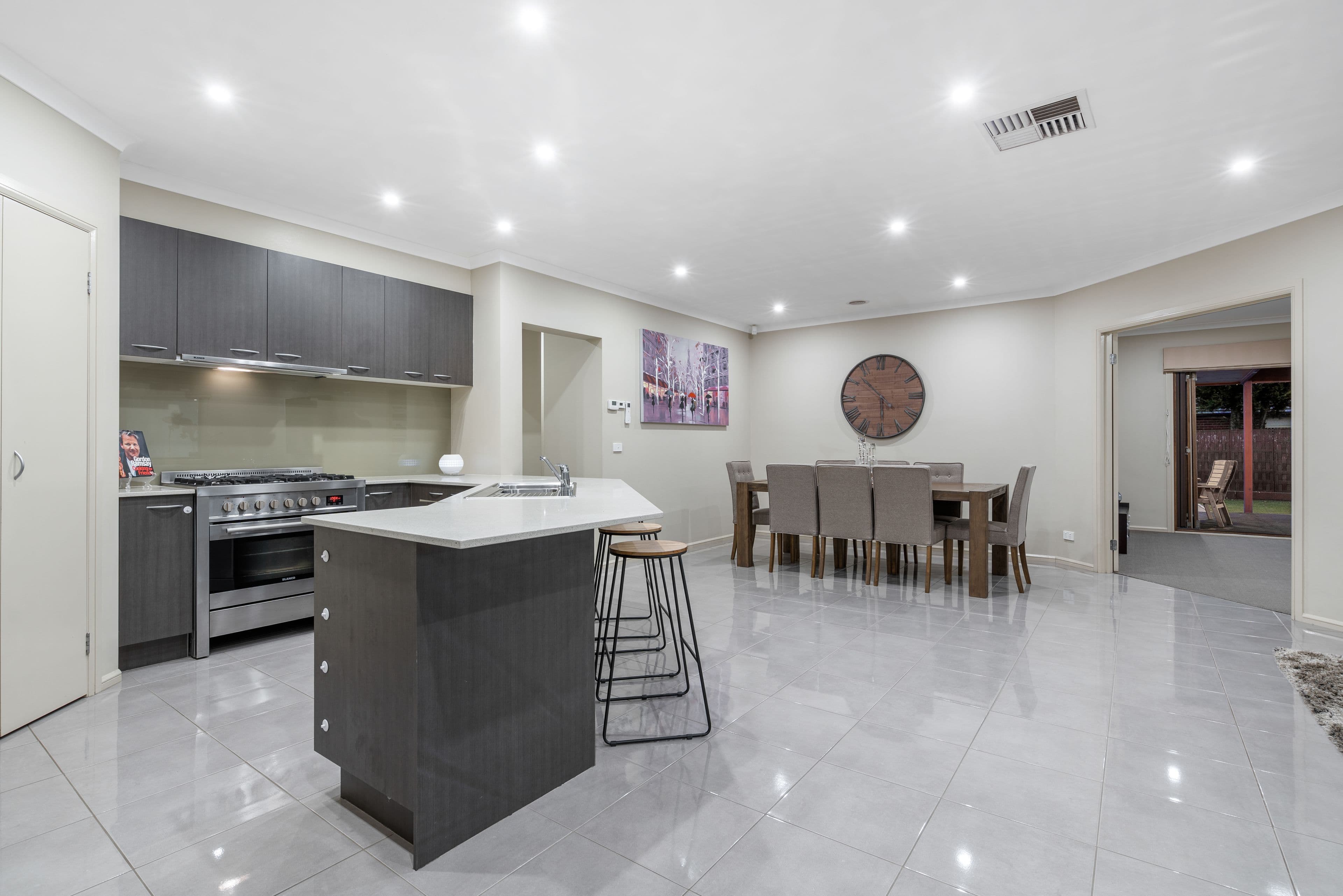 13 Amsterdam Avenue, Tarneit VIC 3029, Tarneit - Thumbnail 3