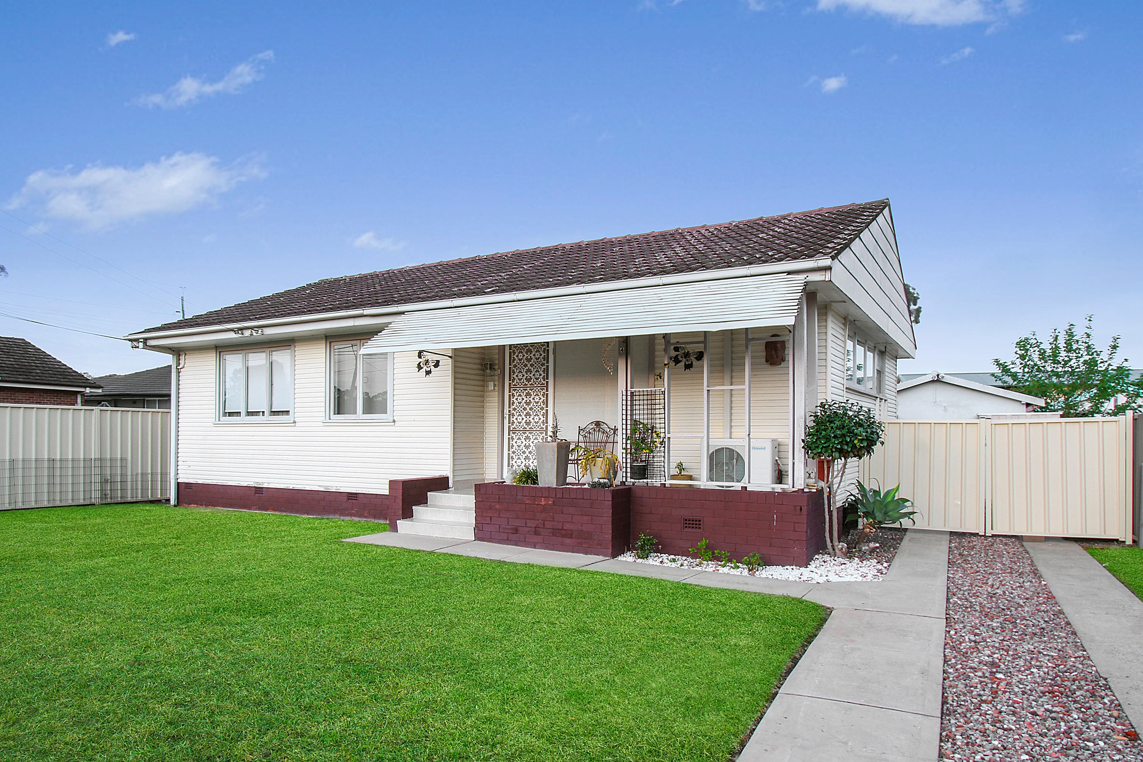4 Eureka Crescent, Sadleir - Image 1