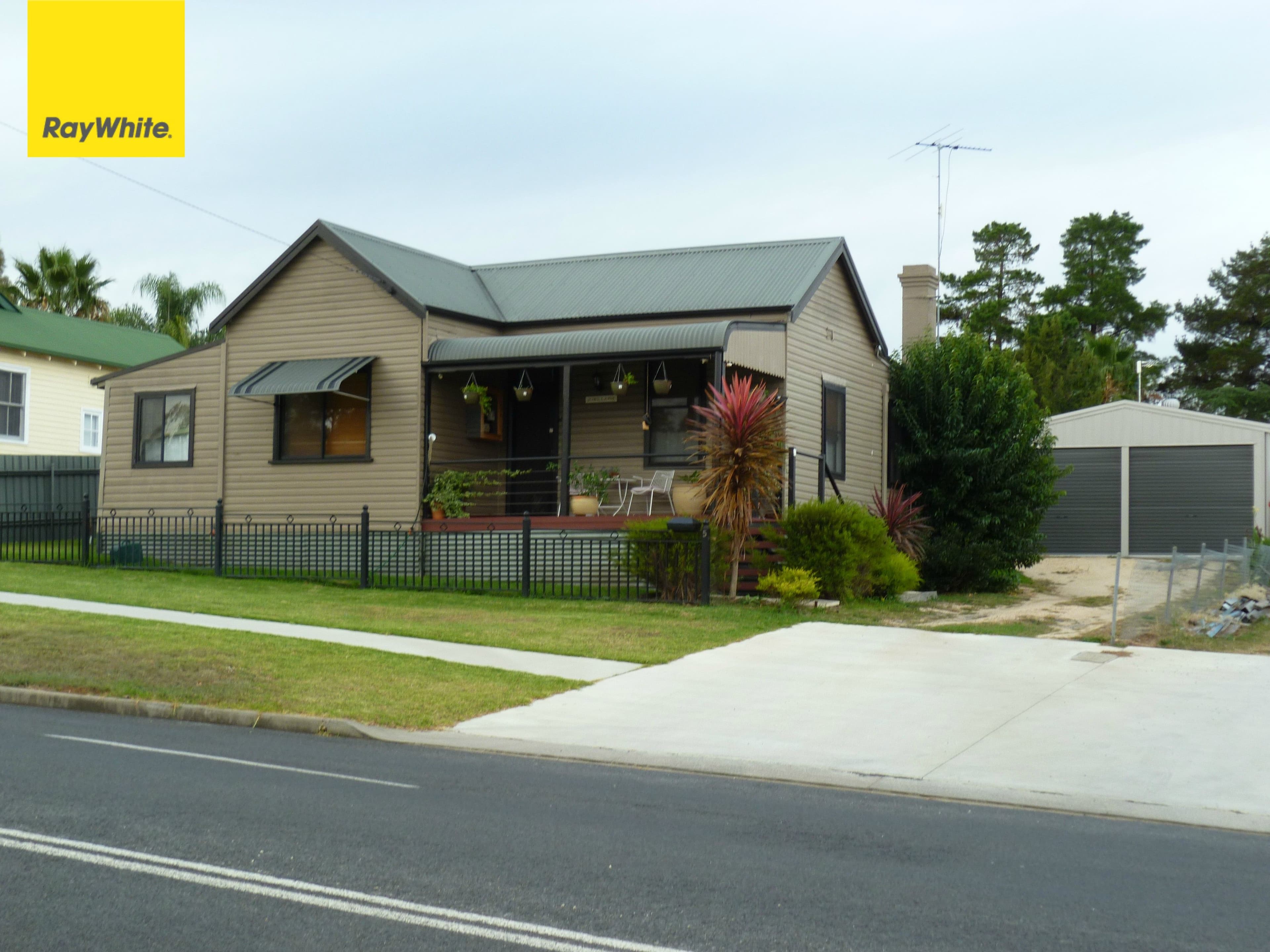 33 Kowree Crescent, SEBASTOPOL VIC 3356, Sebastopol - Thumbnail 2