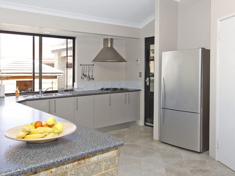 13 Willoughby Close, Redlynch, QLD, 4870, Redlynch - Thumbnail 2