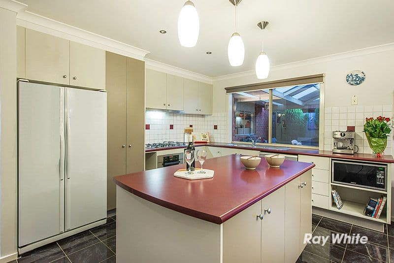 66 Ferndown Drive, Cranbourne VIC 3977, Cranbourne - Thumbnail 3