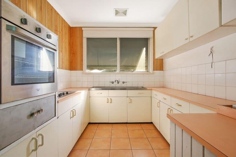 432 Strang Place, Lavington - Thumbnail 2