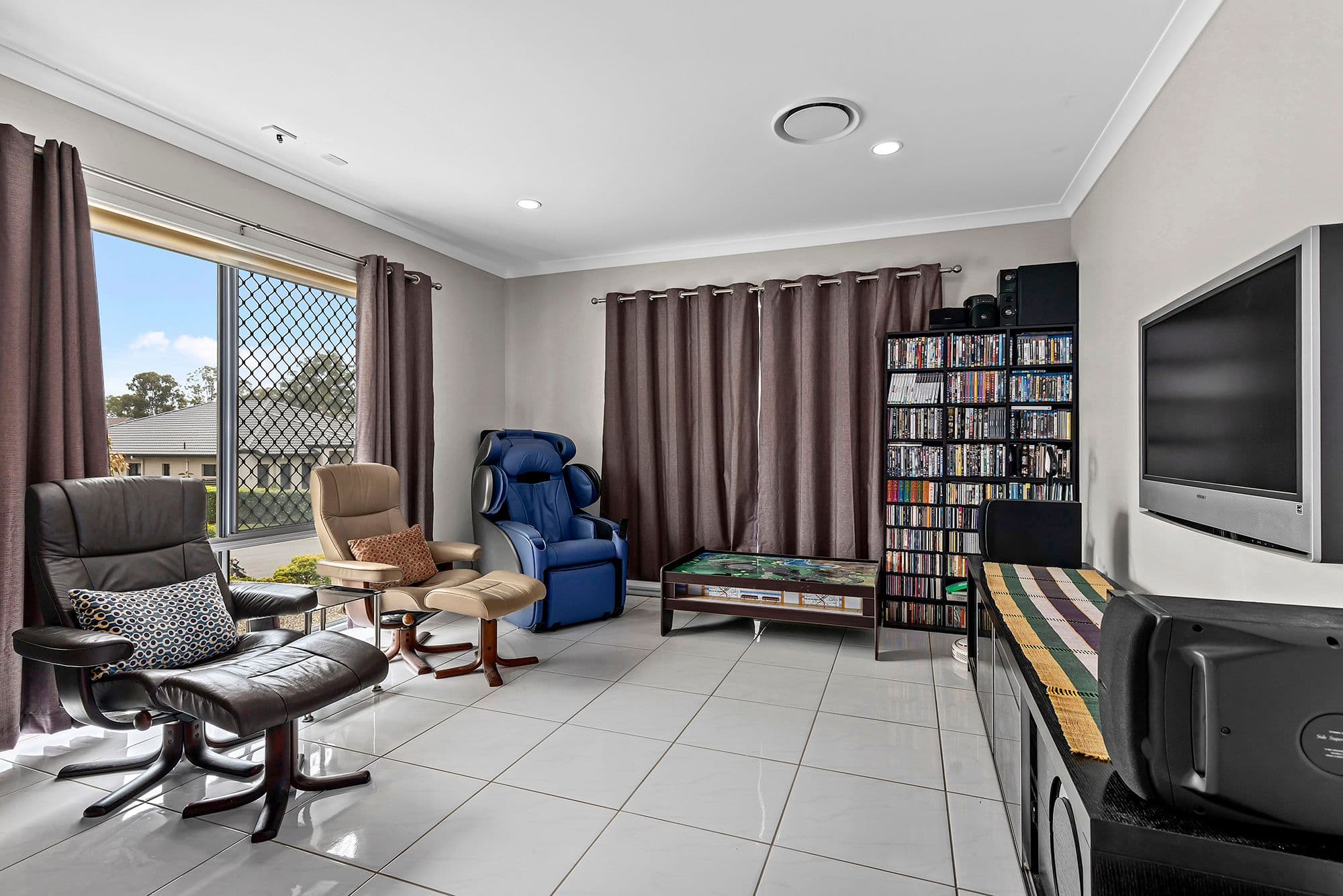 19 Majestic Street, Bridgeman Downs QLD 4035, Bridgeman Downs - Thumbnail 2