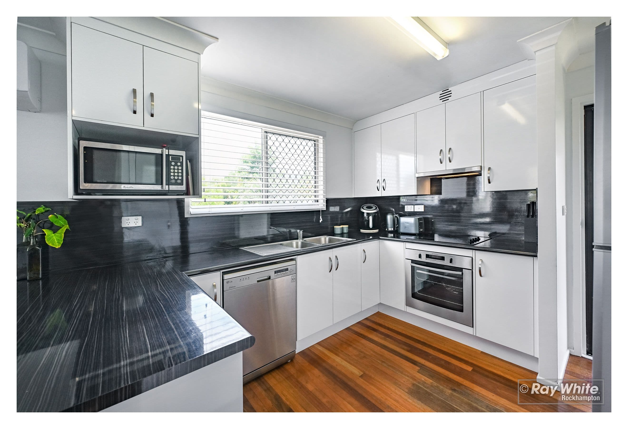 422 Richardson Road, Norman Gardens QLD 4701, Norman Gardens - Thumbnail 4