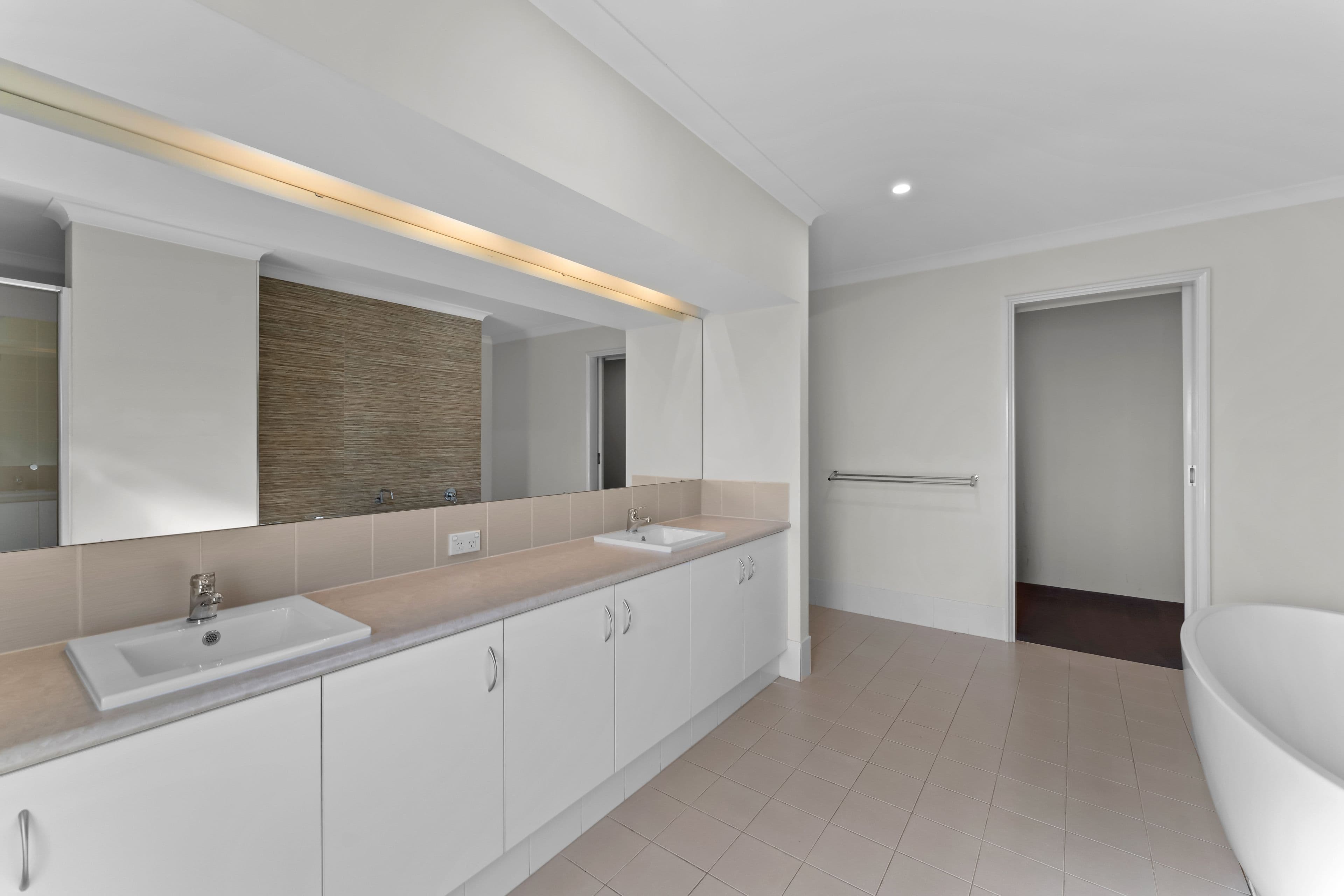 46 Hillsborough Avenue, Baldivis WA 6171, Baldivis - Thumbnail 7