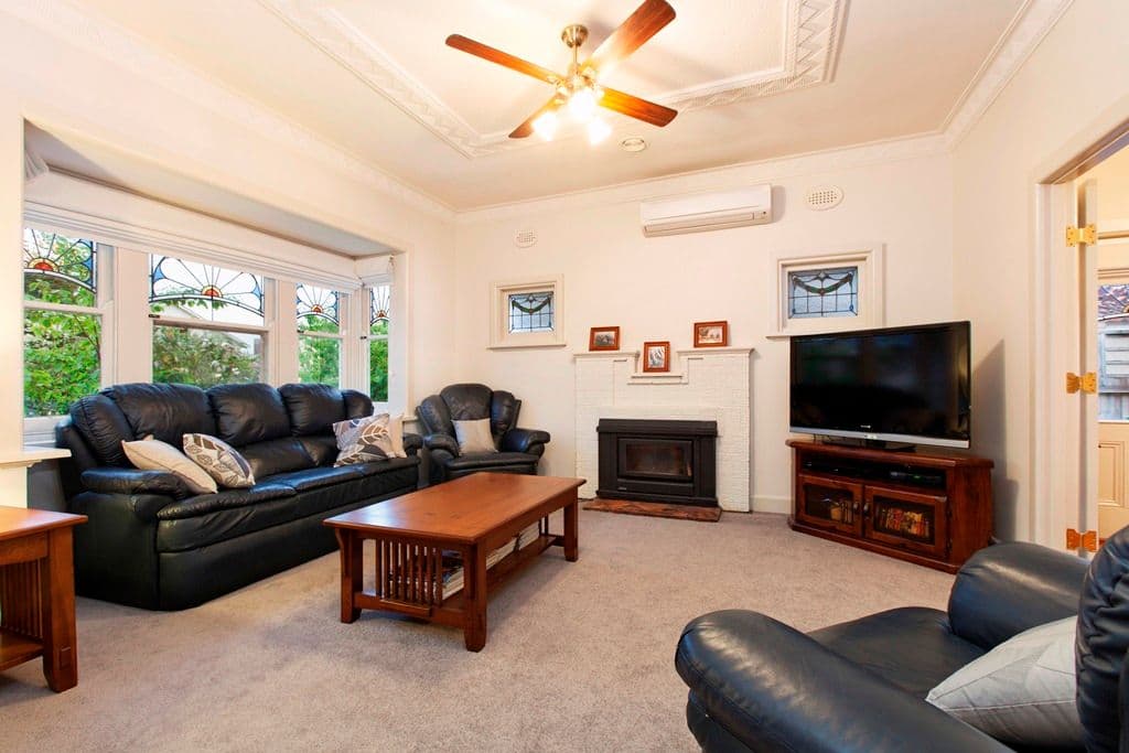 6 Brawn Avenue, LAKE WENDOUREE VIC 3350, Lake Wendouree - Thumbnail 2