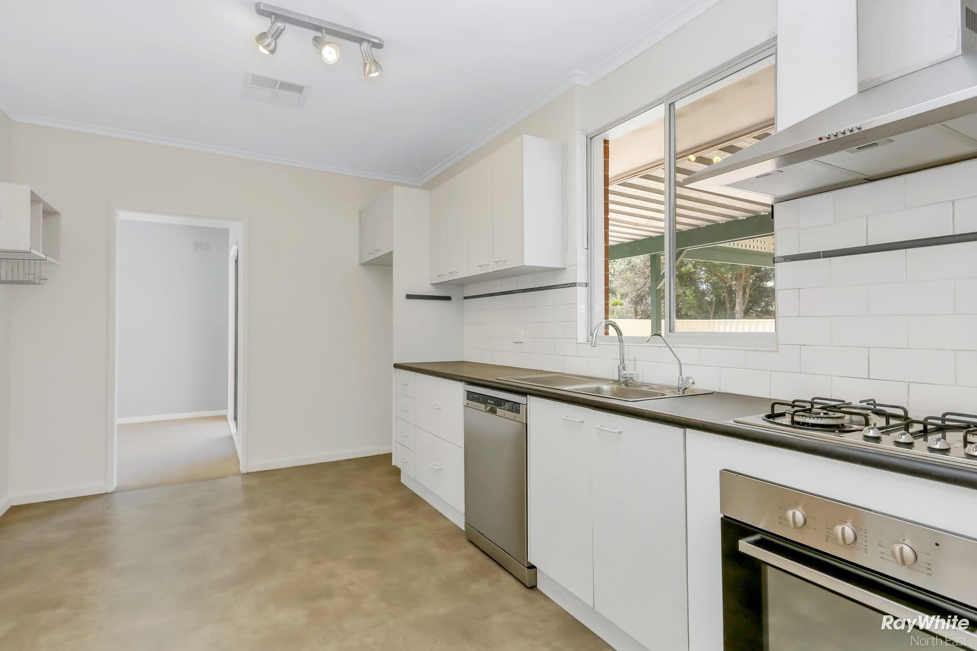 53 Salisbury Avenue, Valley View SA 5093, Valley View - Thumbnail 4