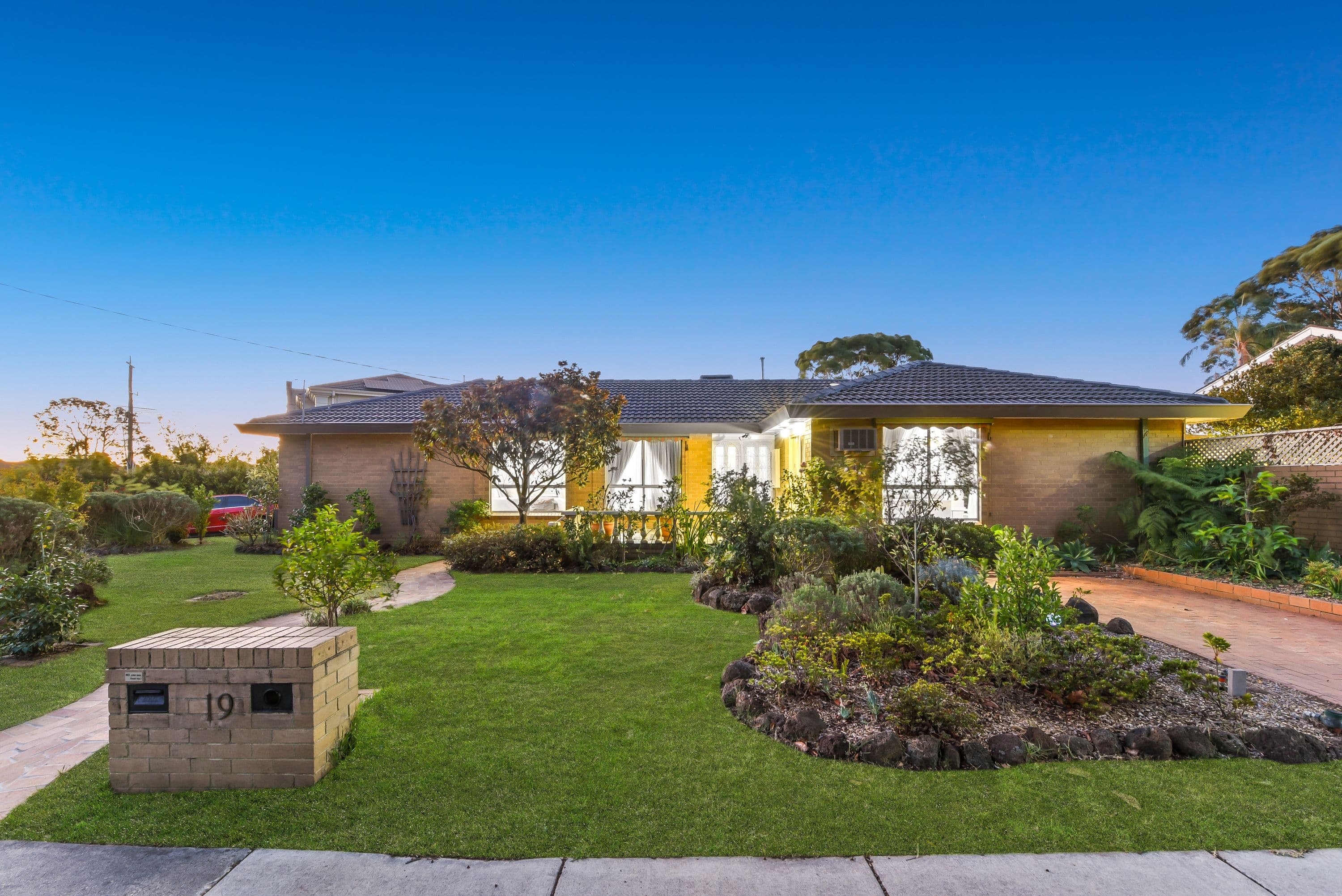 19 Mavista Avenue, Glen Waverley VIC 3150, Glen Waverley - Thumbnail 2