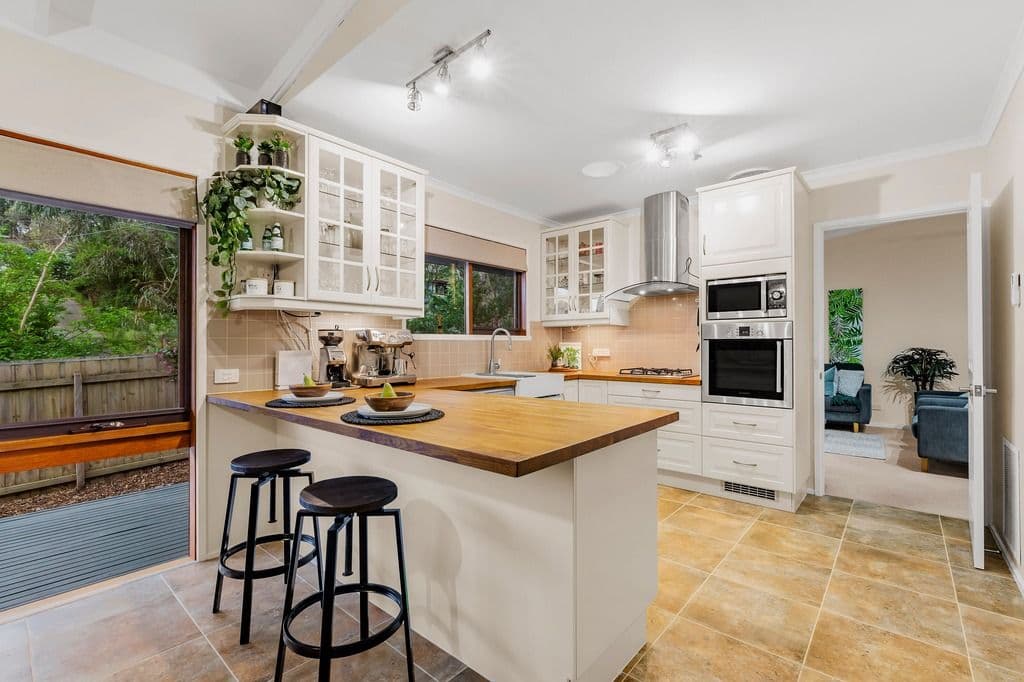 61 Lynnbrae Avenue, Hurstbridge VIC 3099, Hurstbridge - Thumbnail 2