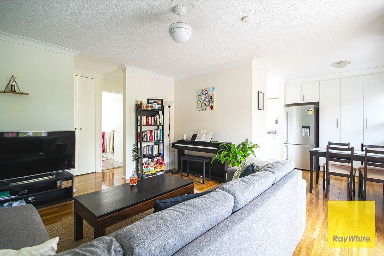 43 Swain Street, Holland Park West QLD 4121, Holland Park West - Thumbnail 2