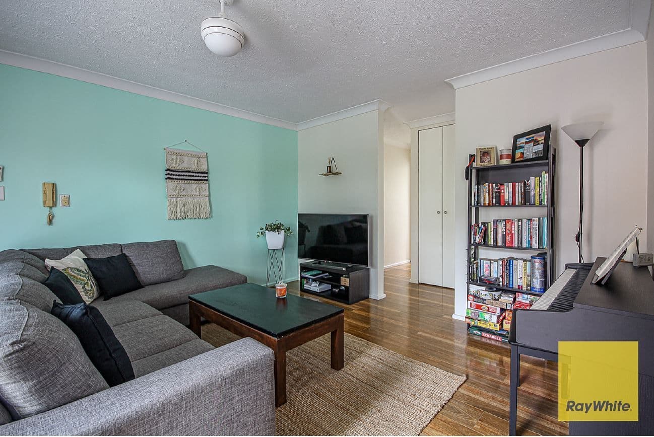 43 Swain Street, Holland Park West QLD 4121, Holland Park West - Thumbnail 3