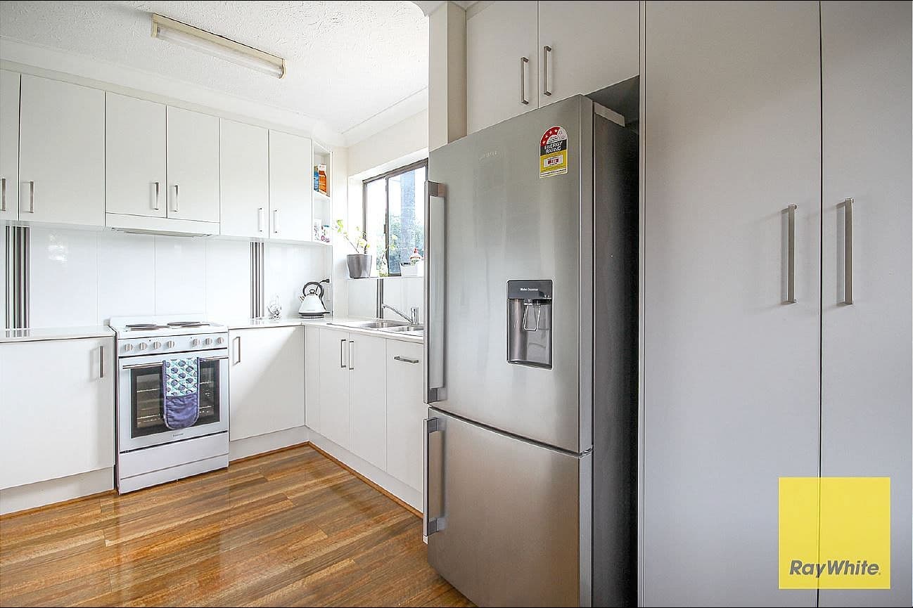 43 Swain Street, Holland Park West QLD 4121, Holland Park West - Thumbnail 4