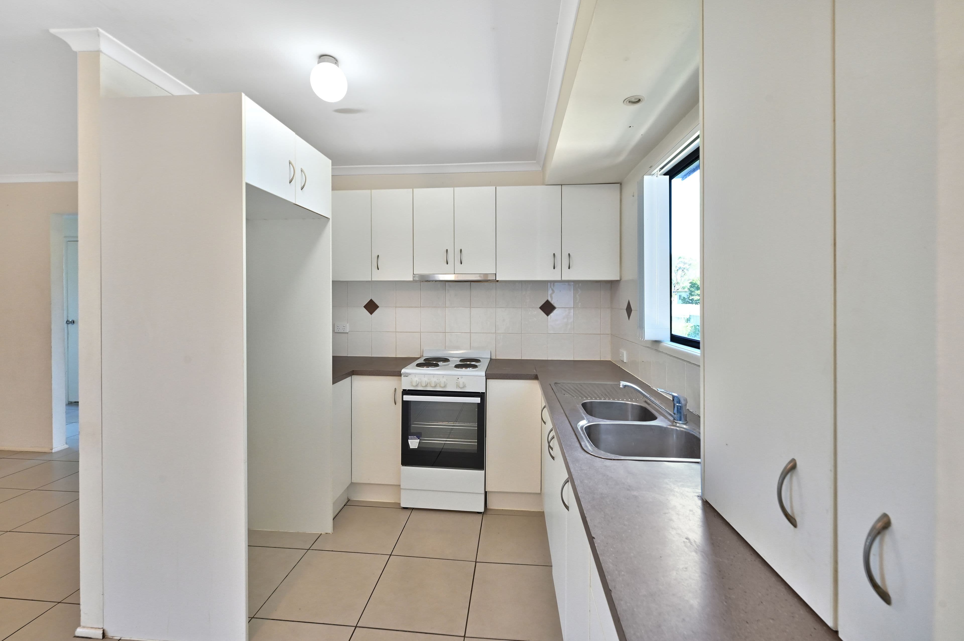 42 Tarlo Street, Eagleby QLD 4207, Eagleby - Thumbnail 3